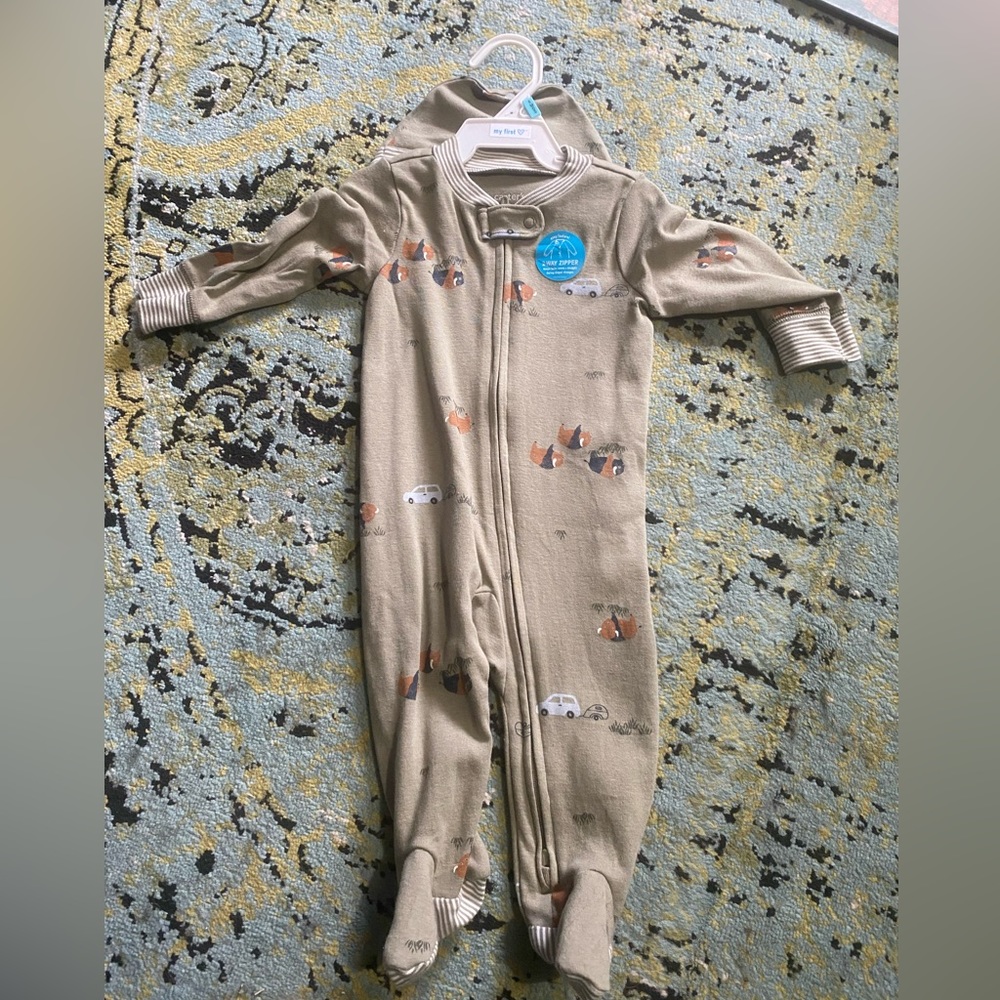 Carter’s 6 month onesie with hat